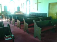 教会を訪れる外国人のための「座席聖書」